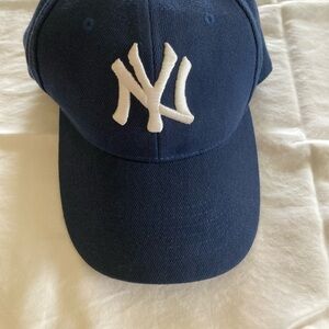 NY YANKEES baseball cap - New without tags.